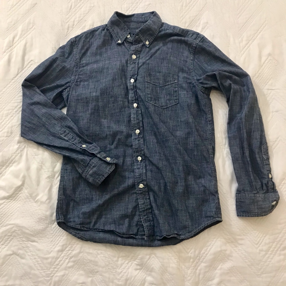 American Eagle Chambray Button Down Shirt XS